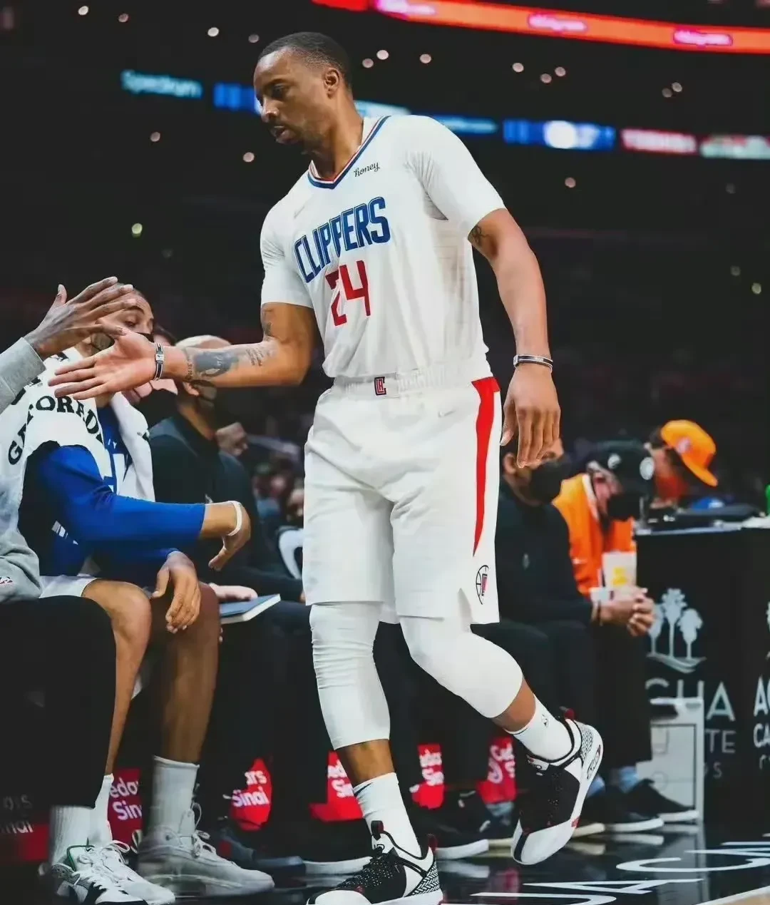 密尔沃基雄鹿训练开放日,赛前更衣室发声引欢呼,NBA总决赛在即,细节决定成败的简单介绍 密尔沃基雄鹿训练开放日,赛前更衣室发声引欢呼,NBA总决赛在即,细节决定成败的简单介绍